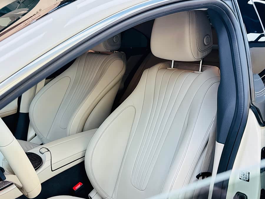 Mercedes-Benz CLS Class 2018 car image #13