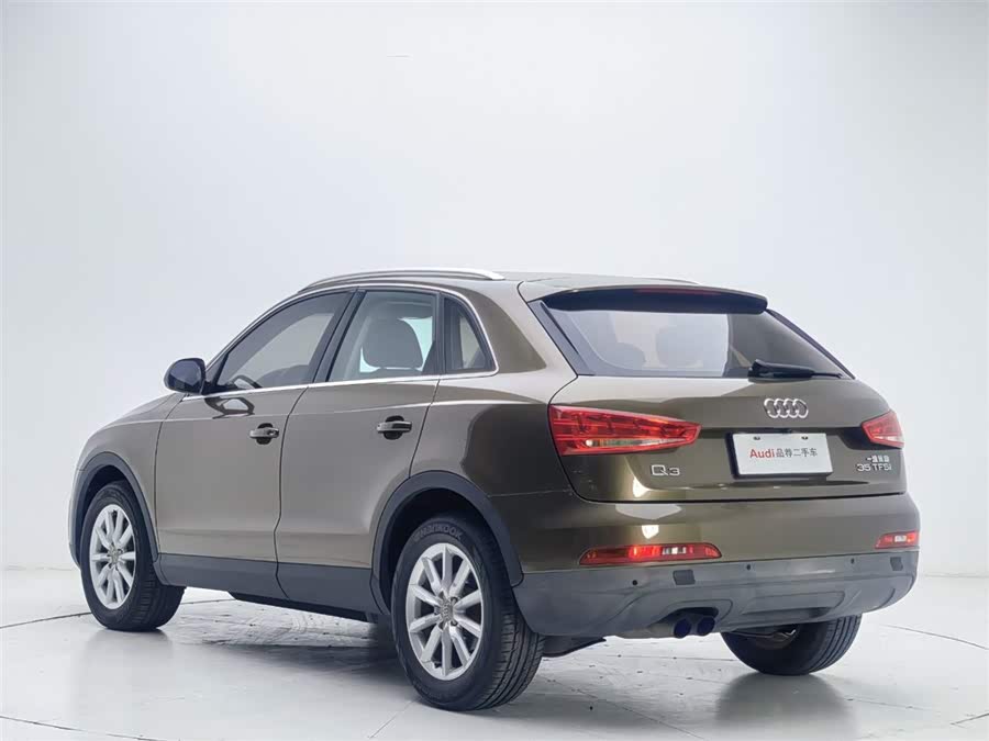 Audi Q3 2015 car image #13