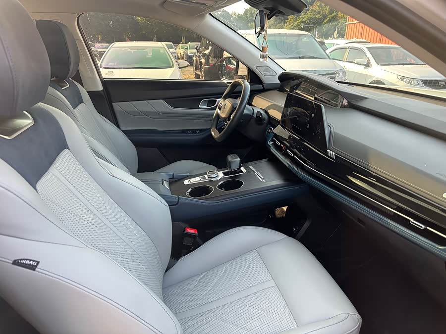 Changan UNI-K iDD 2023 immagine di auto #13