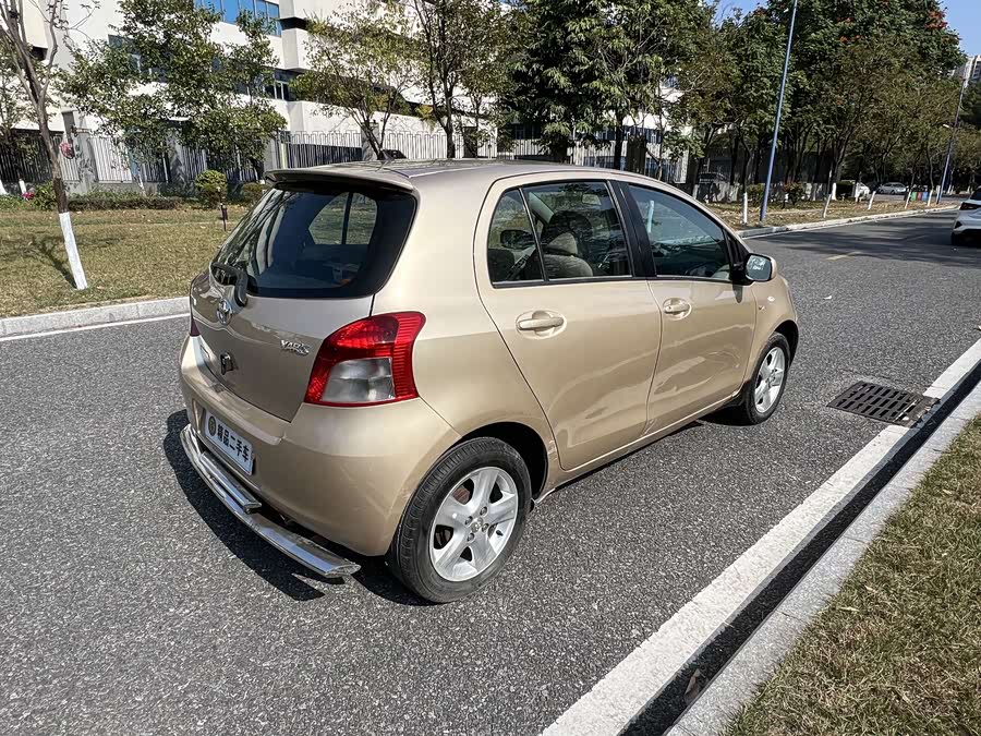 Toyota Yaris 2010 imagem de carro #13