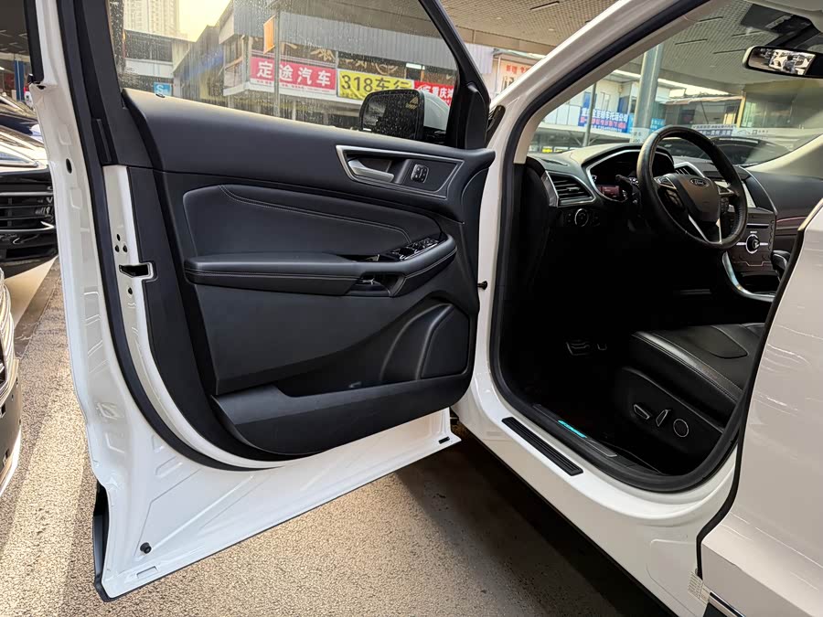 Ford Edge 2018 immagine di auto #13