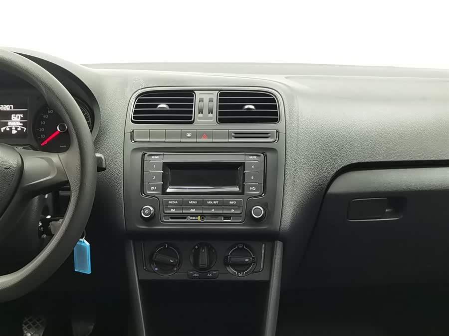 Volkswagen Polo 2015 car image #13