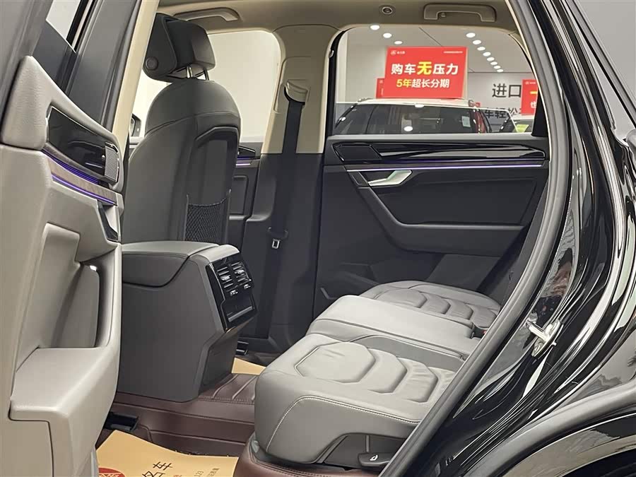 Volkswagen Touareg 2024 car image #13