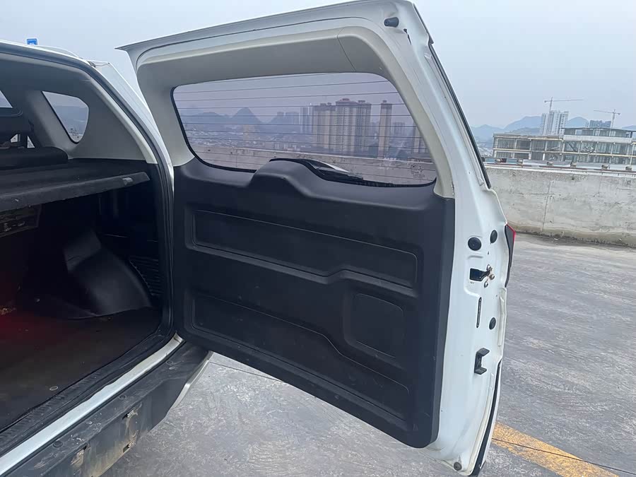 Kaiyi X3 2016 #13 Kaiyi X3 2016 car image #13