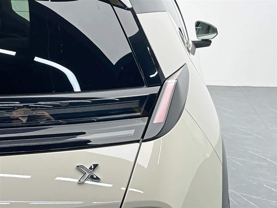 Zeekr X 2025 car image #13