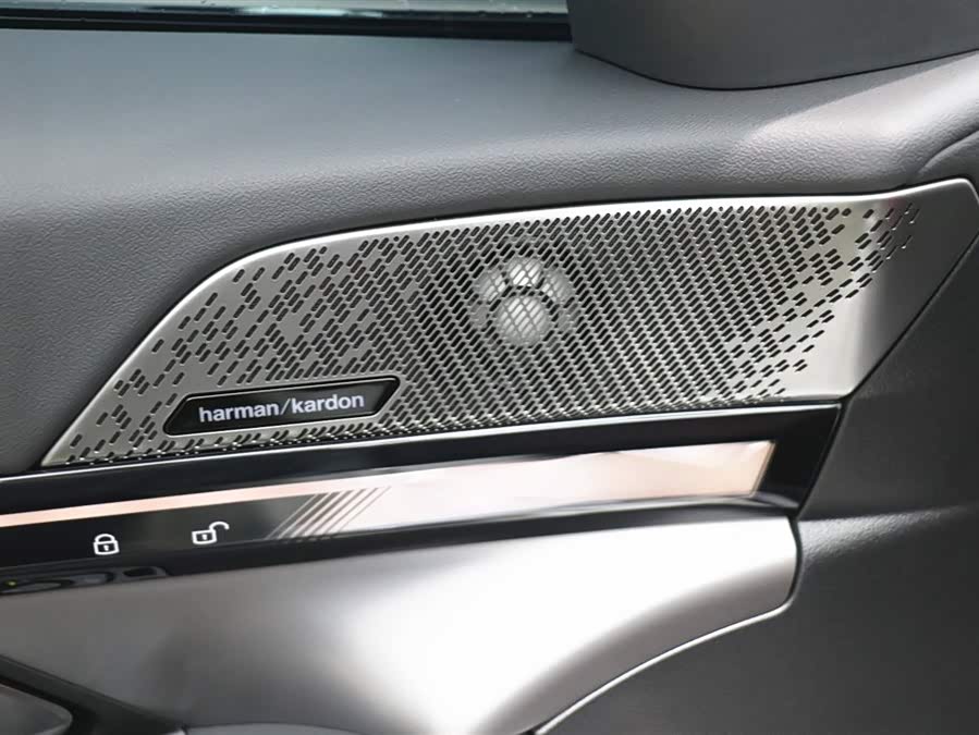 BMW 5 Series 2025 car image #13