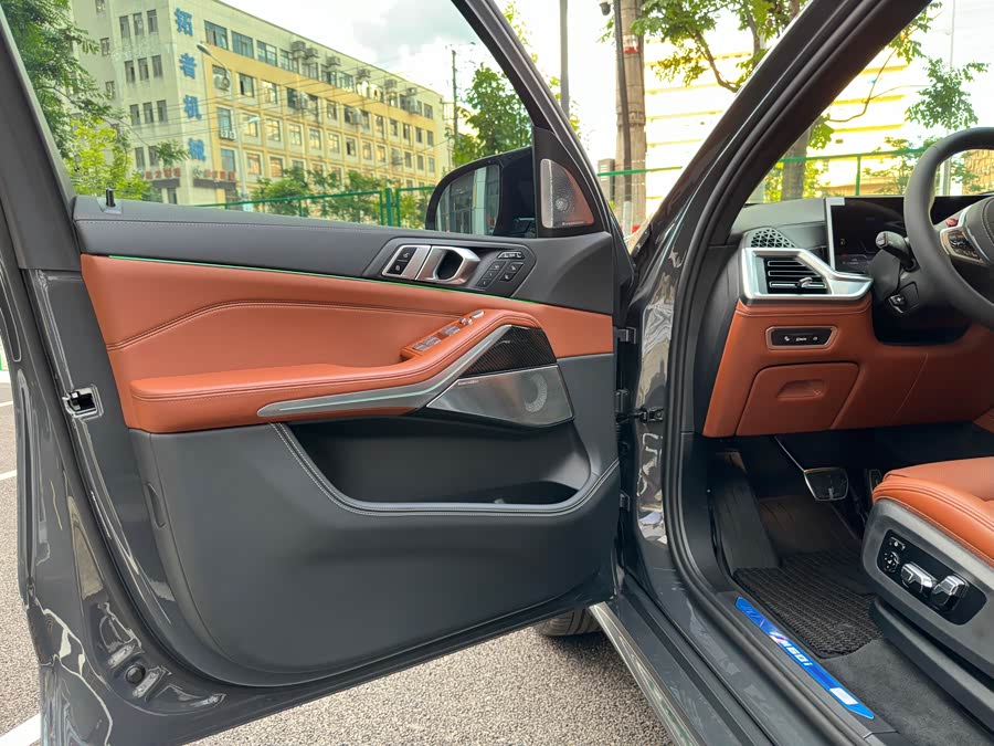 BMW X7 2025 immagine di auto #13