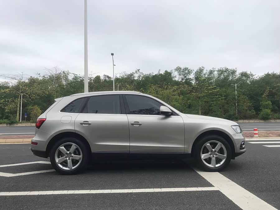 Audi Q5 2016 car image #13