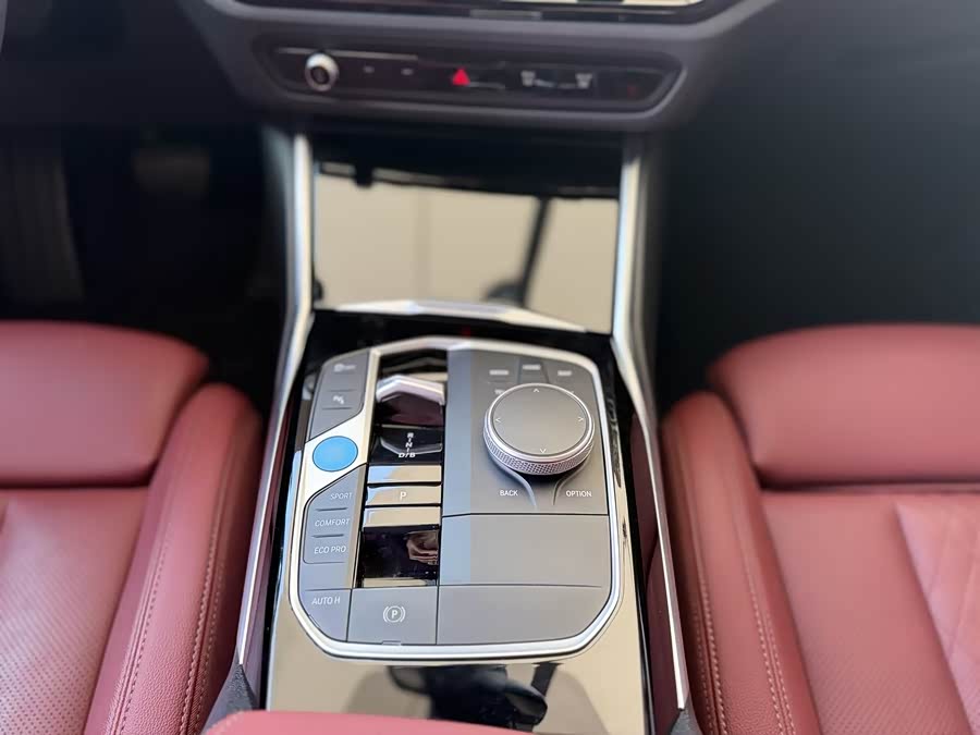 BMW i3 2024 car image #13