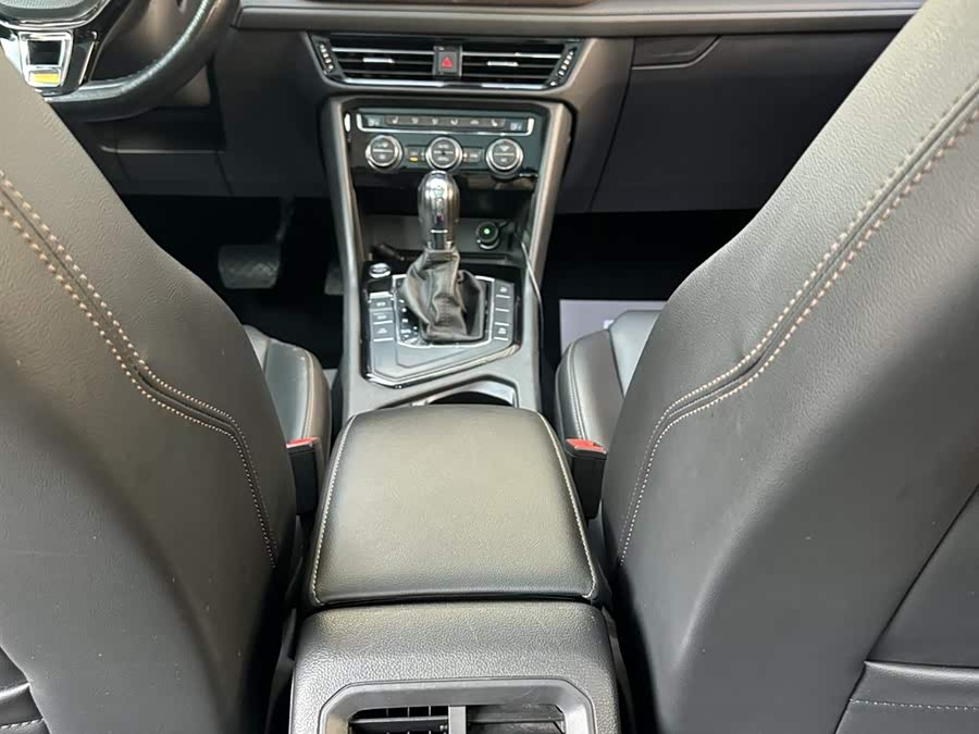 Volkswagen Tharu 2020 car image #13