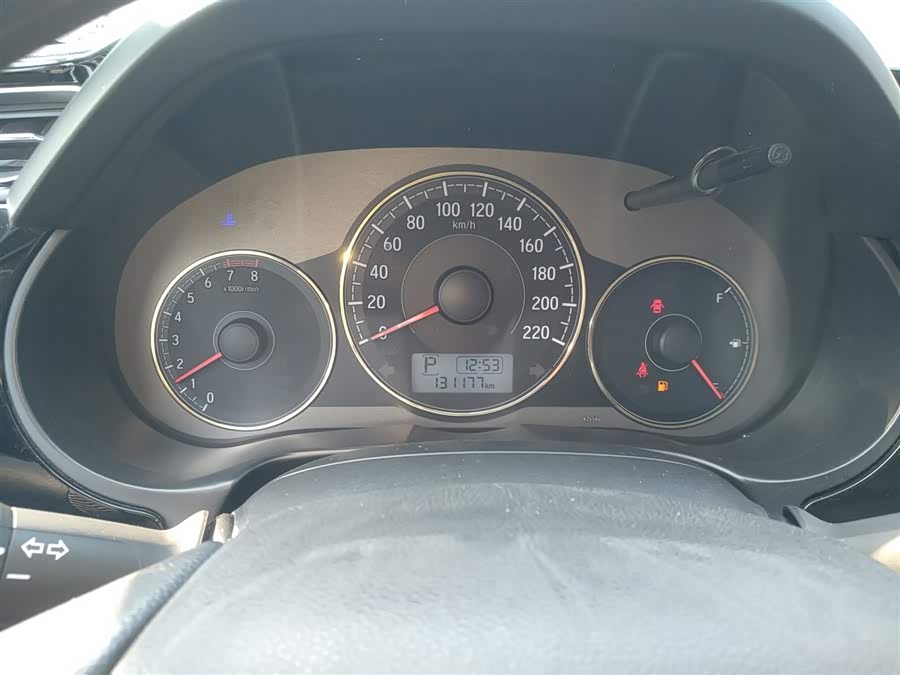 Honda Greiz 2015 car image #13