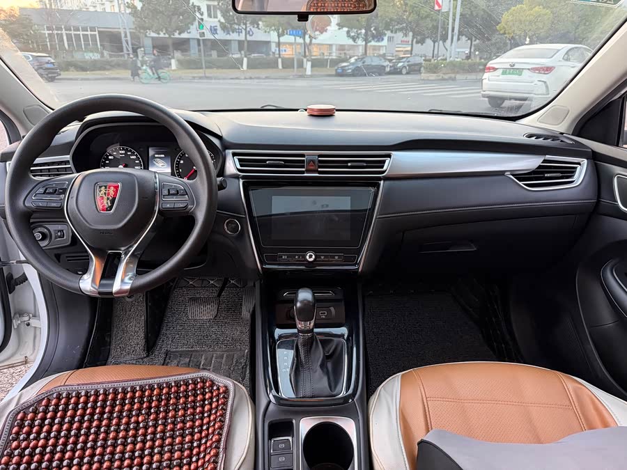 Roewe i5 2019 car image #13