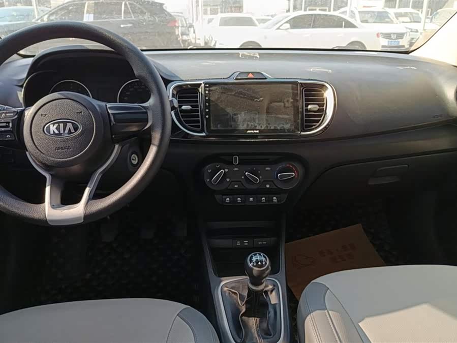 Kia 2017 car image #13