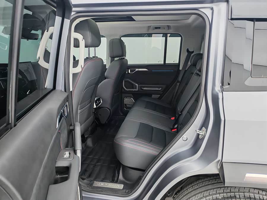 Jetour Traveller 2025 car image #13