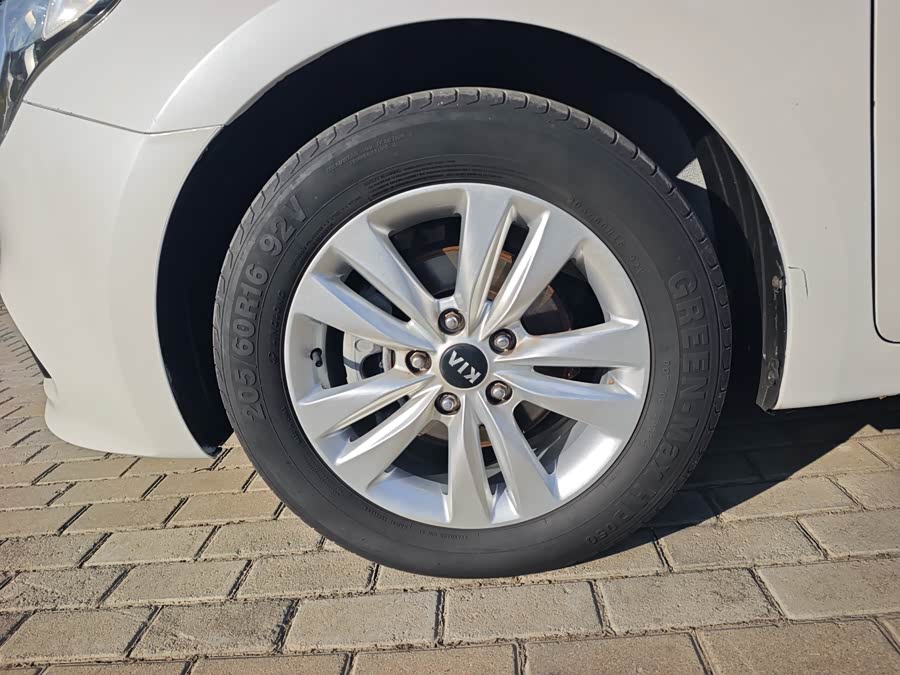 起亚 起亚K4 2015 汽车图片 #13