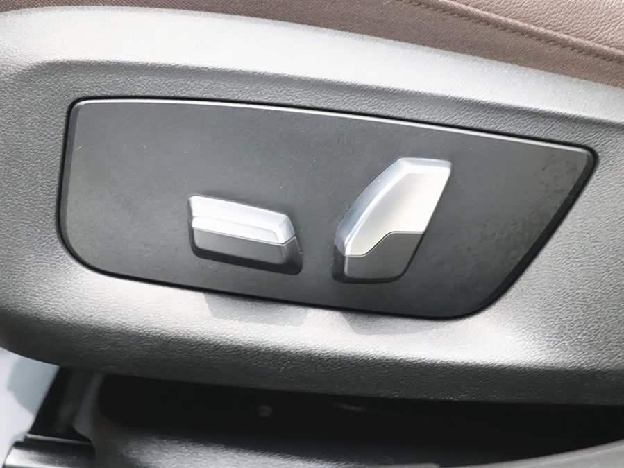 BMW 5 Series New Energy 2021 car image #13