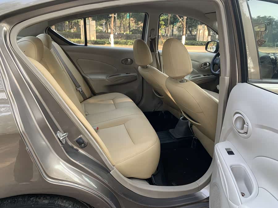 Nissan Sunny 2013 immagine di auto #13