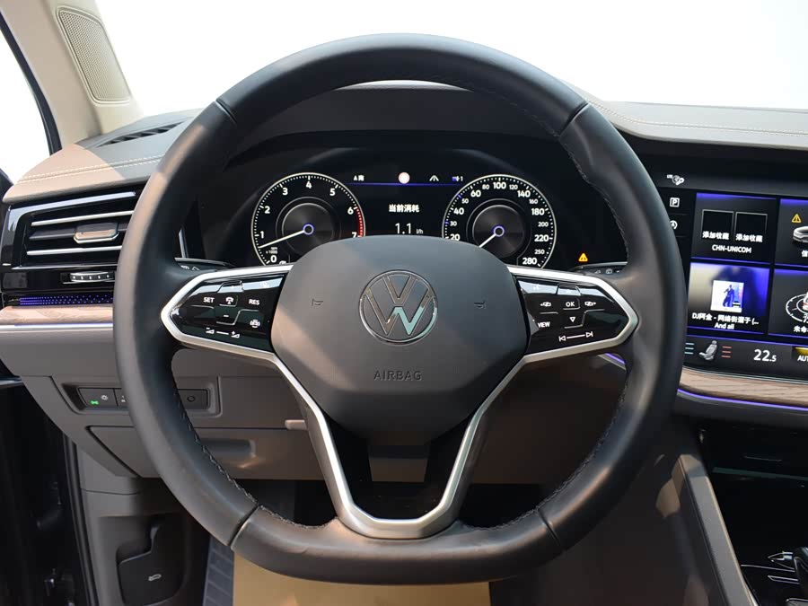 Volkswagen Touareg 2022 #13 Volkswagen Touareg 2022 car image #13