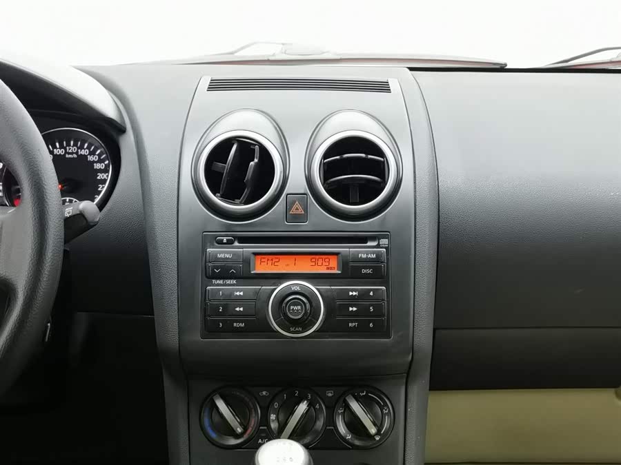 Nissan Qashqai 2014 car image #13