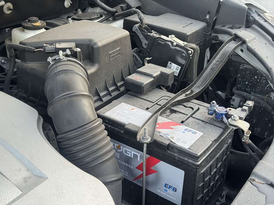 Toyota RAV4 2017 car image #13