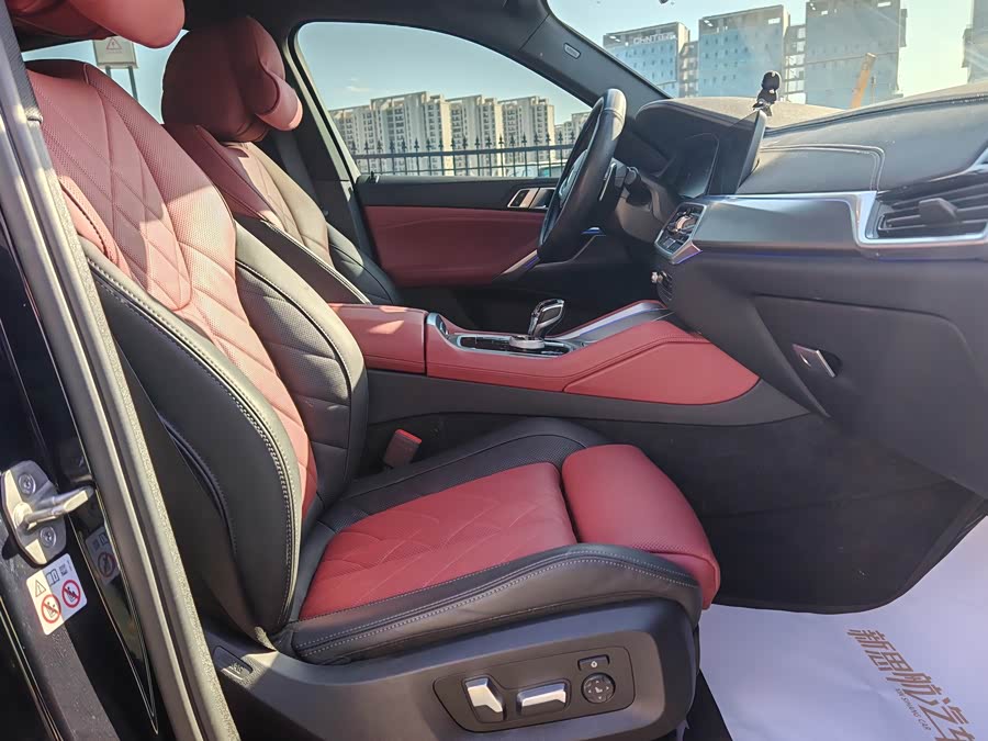 BMW X6 2023 car image #13