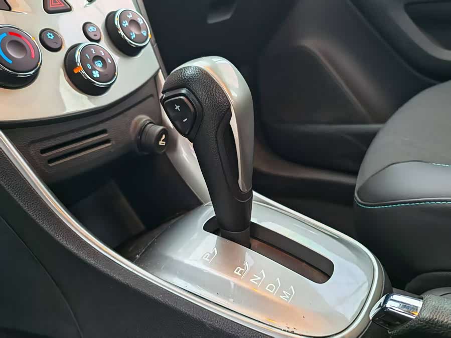 Chevrolet Tracker 2015 #13 Chevrolet Tracker 2015 car image #13