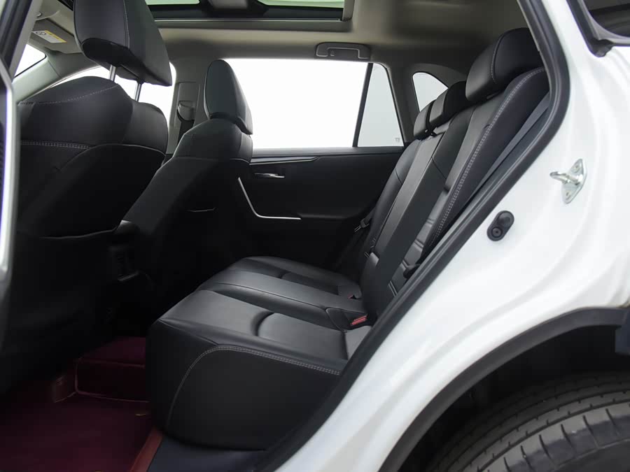 Toyota RAV4 2023 car image #13
