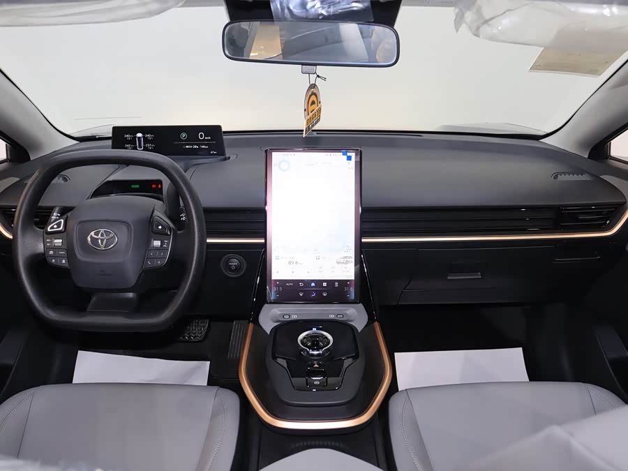 Toyota bZ3 2025 immagine di auto #13