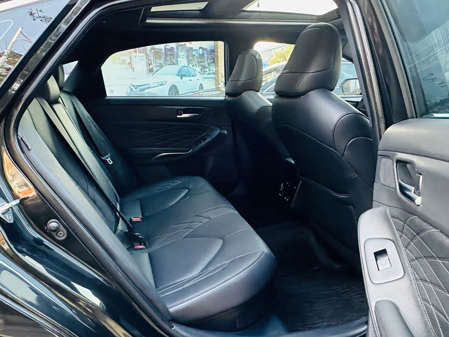 Toyota Avalon 2021 car image #13