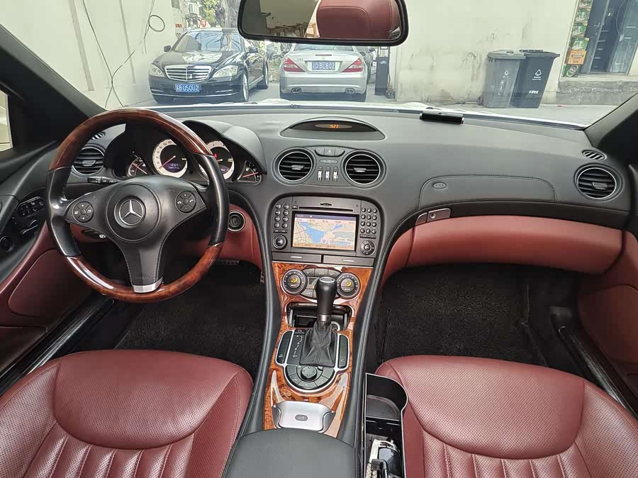 Mercedes-Benz SL Class 2010 car image #13