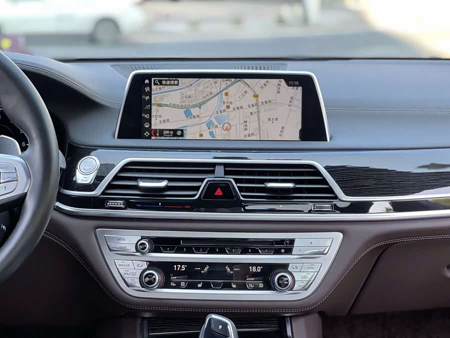 BMW 7 Series 2018 car image #13
