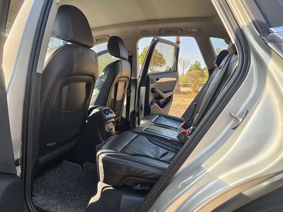 Audi Q5 2015 car image #13