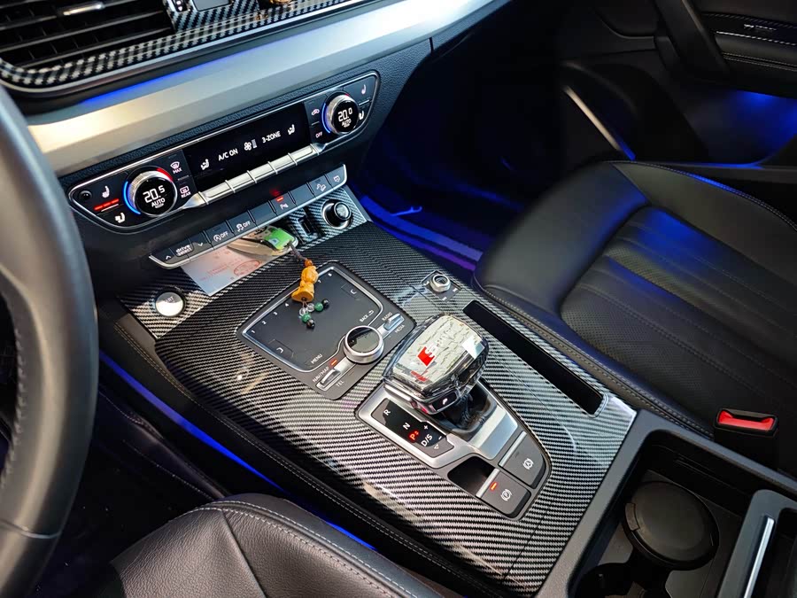 Audi Q5L 2020 car image #13