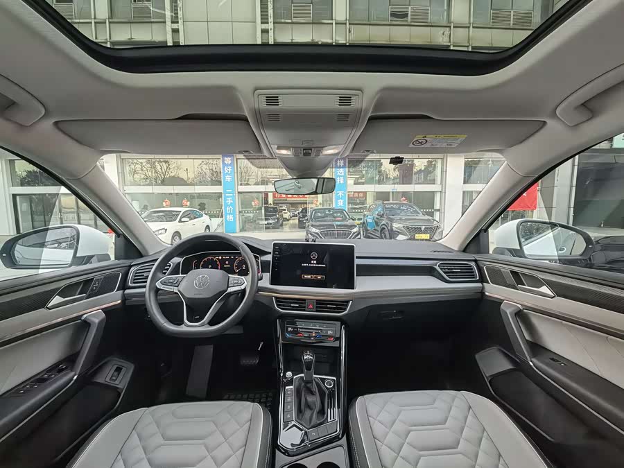 Volkswagen Tayron 2023 immagine di auto #13