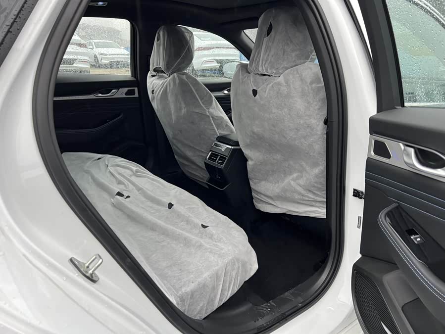 GEELY Preface 2025 #13 GEELY Preface 2025 car image #13