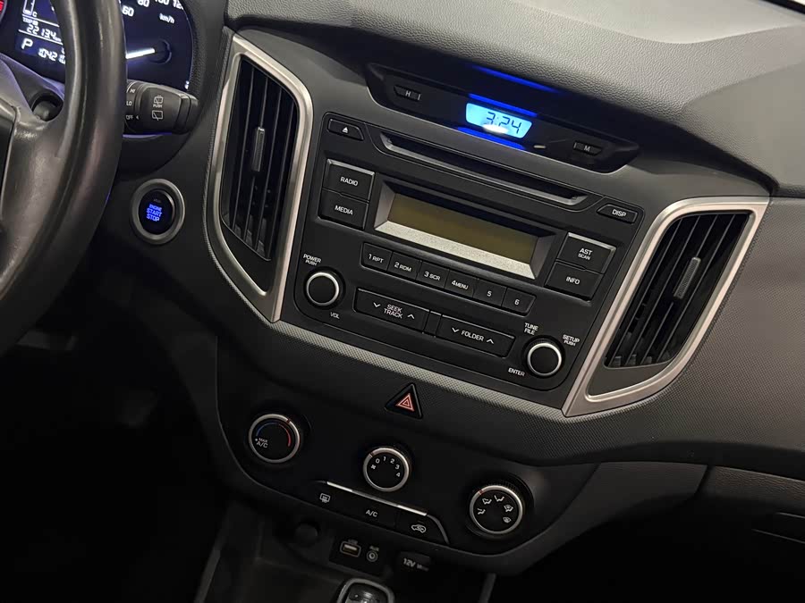 Hyundai ix25 2016 #13 Hyundai ix25 2016 car image #13