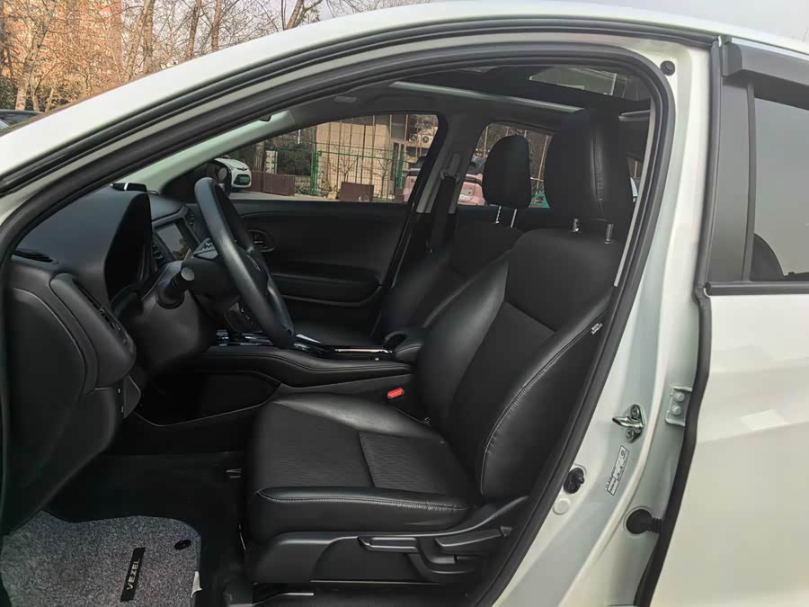 Honda VEZEL 2022 #13 Honda VEZEL 2022 car image #13