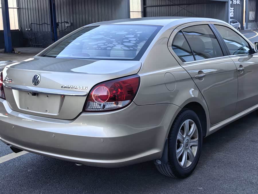 Volkswagen Lavida 2010 #13 Volkswagen Lavida 2010 car image #13