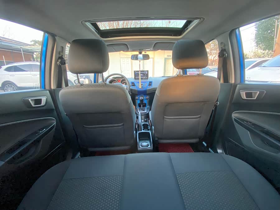 Ford Fiesta 2012 immagine di auto #13