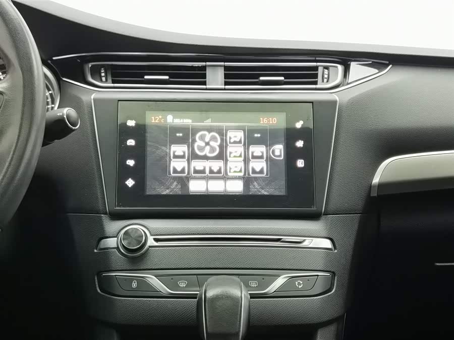 Peugeot 408 2015 car image #13