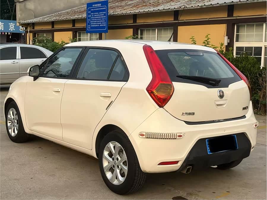 MG 3 2015 car image #13