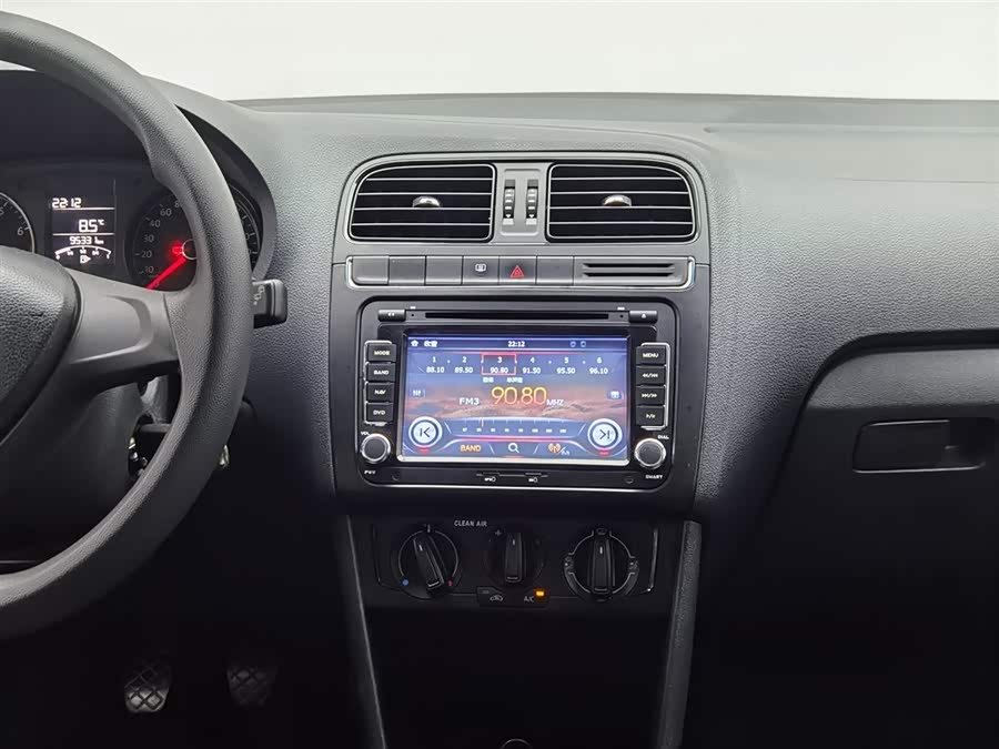 Volkswagen Polo 2016 car image #13