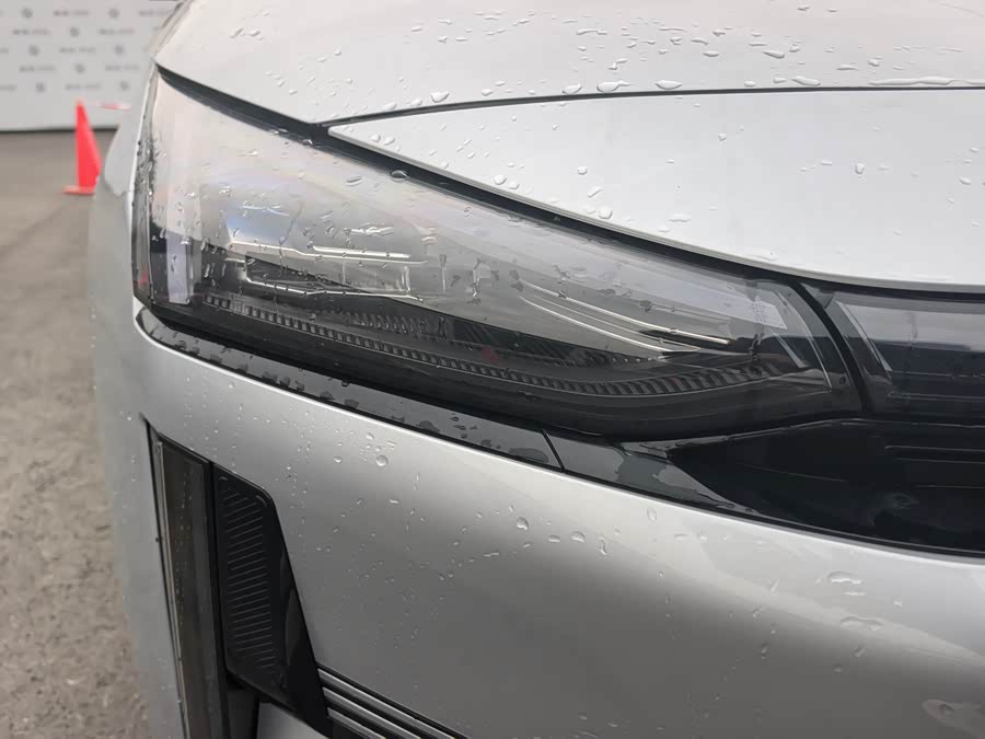 GEELY 2025 car image #13