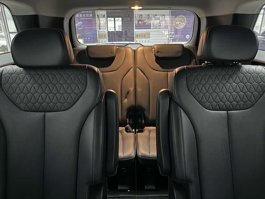 Hyundai Santa Fe 2020 car image #13