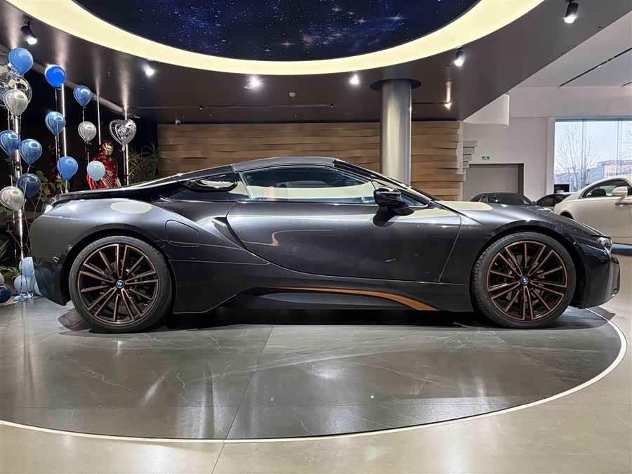 BMW i8 2020 صورة سيارة #13