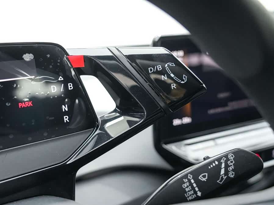 Volkswagen ID.3 2023 immagine di auto #13