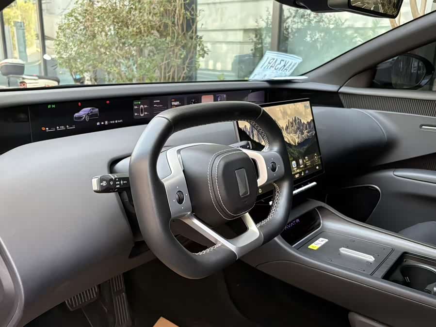 阿维塔 阿维塔12 2024 汽车图片 #13