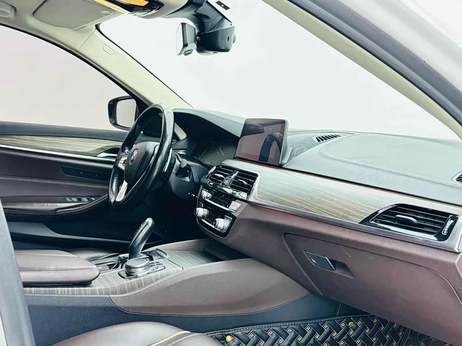 BMW 5 Series 2018 #13 BMW 5 Series 2018 car image #13