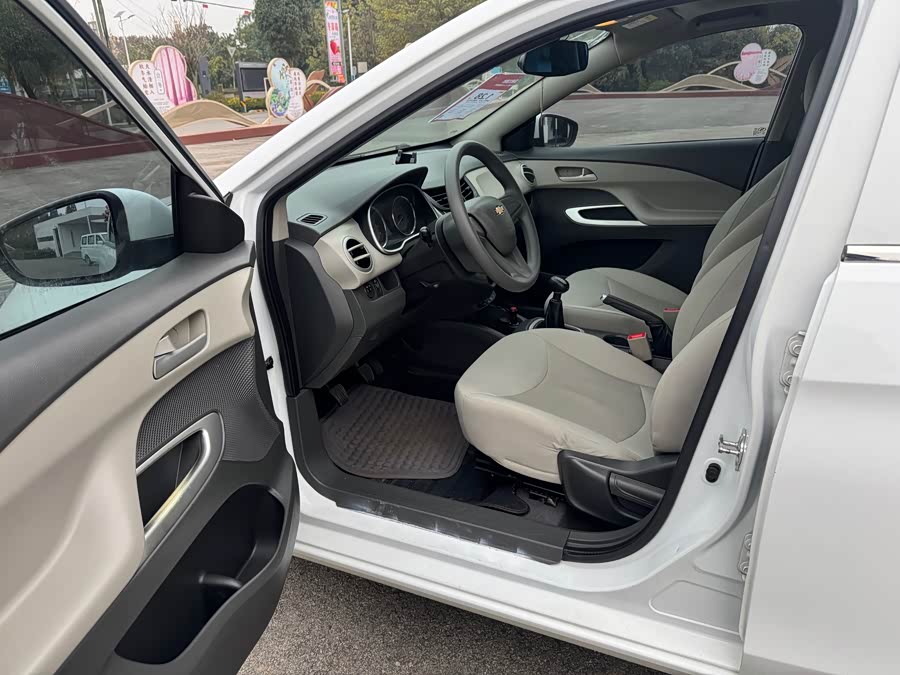 Chevrolet Sail 2015 immagine di auto #13