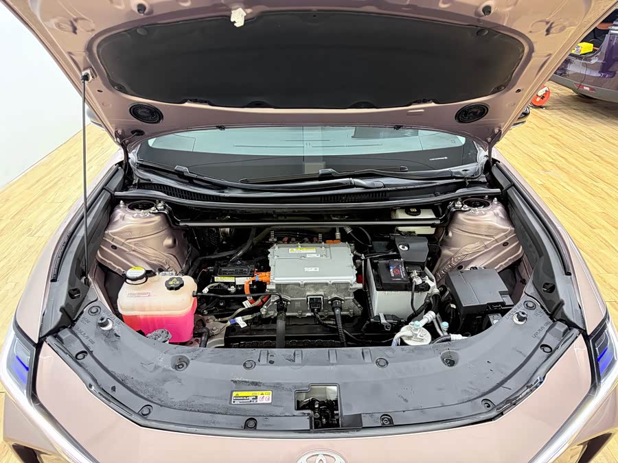 Toyota bZ3 2023 immagine di auto #13